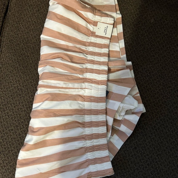 Abercrombie and Fitch striped shorts large - Picture 4 of 5